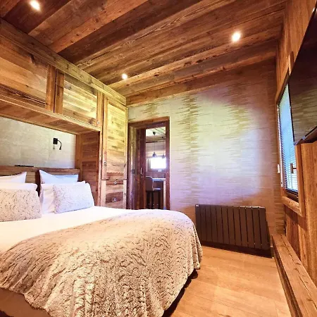 Cozy In Center *